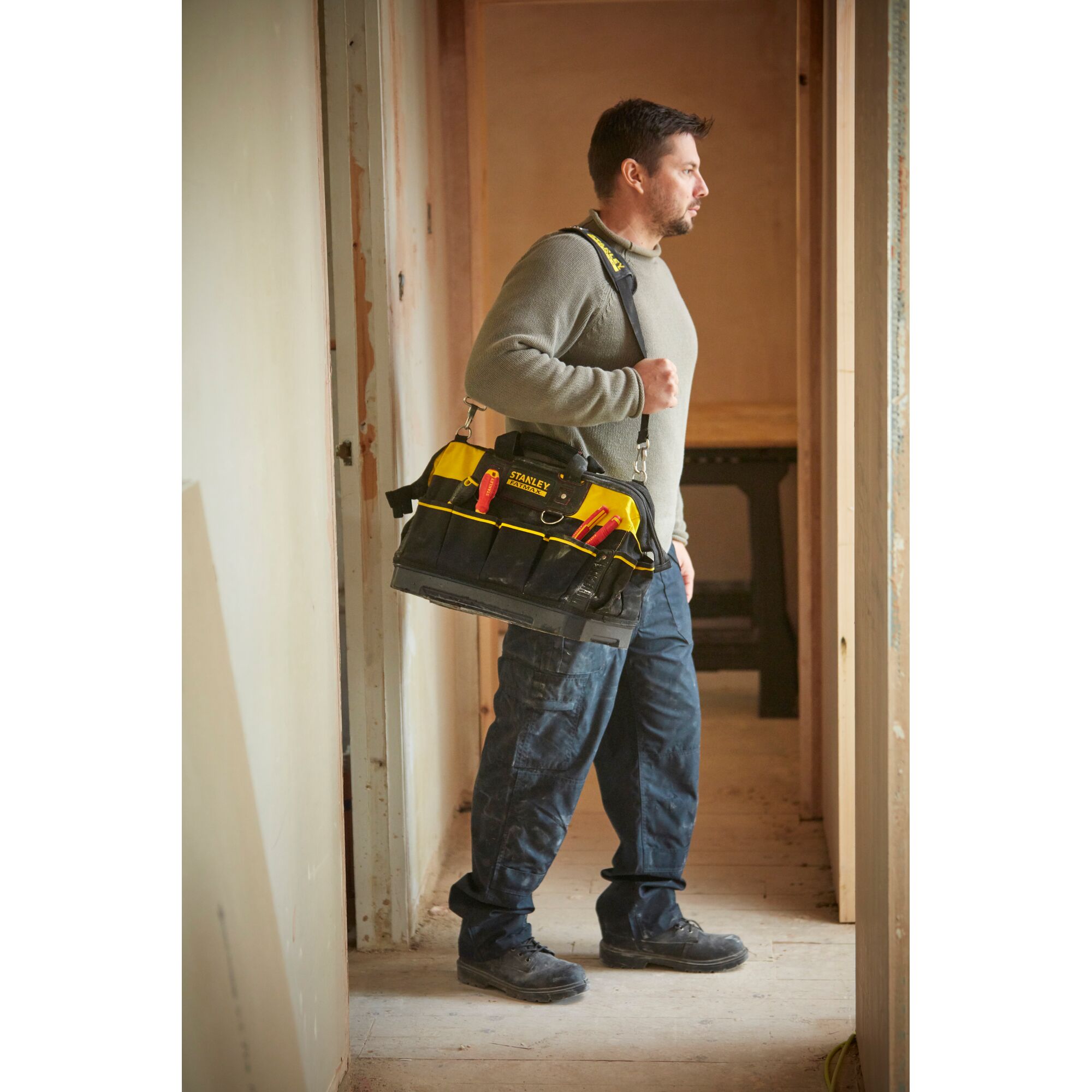 18 in. Tool Bag | STANLEY