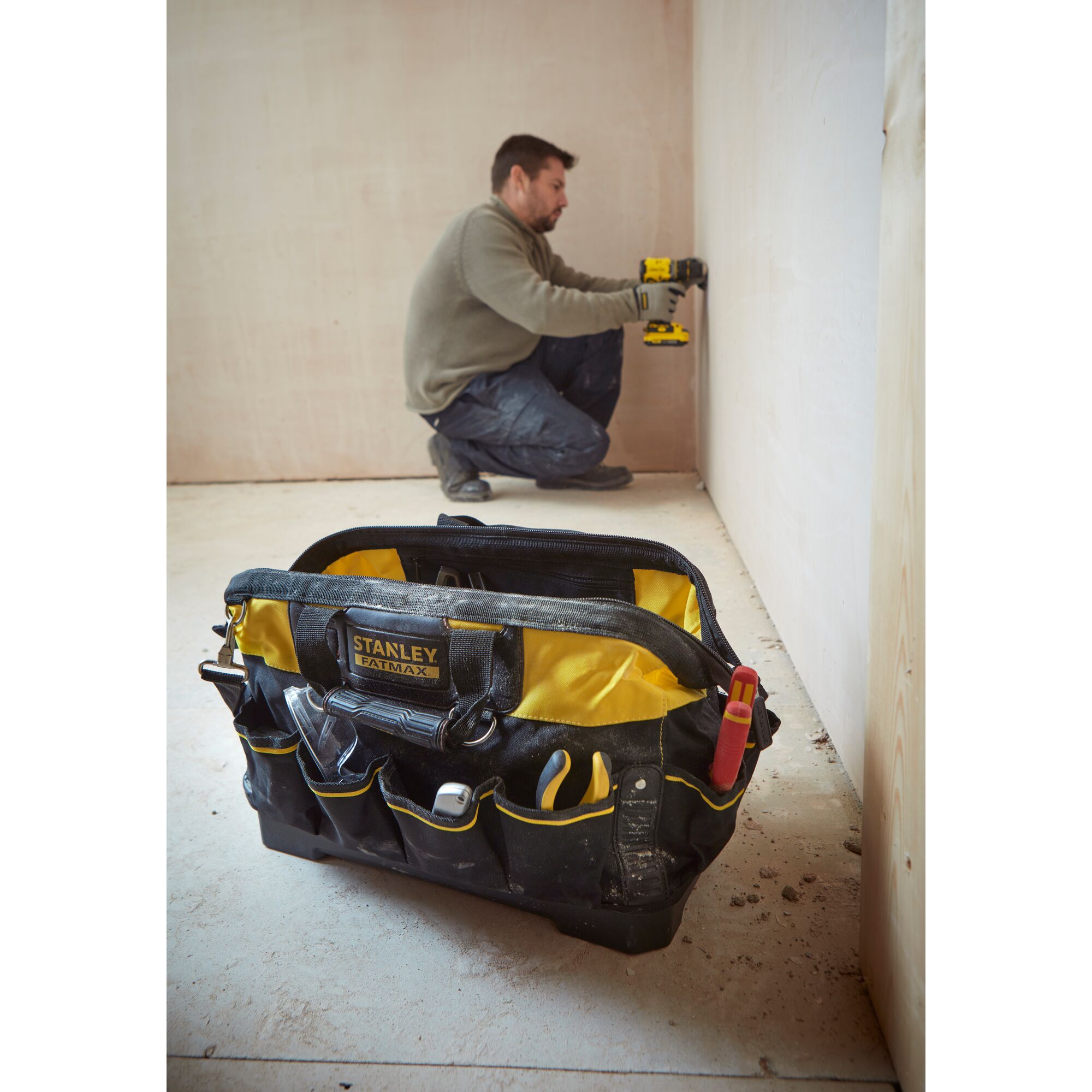18 in. Tool Bag | STANLEY