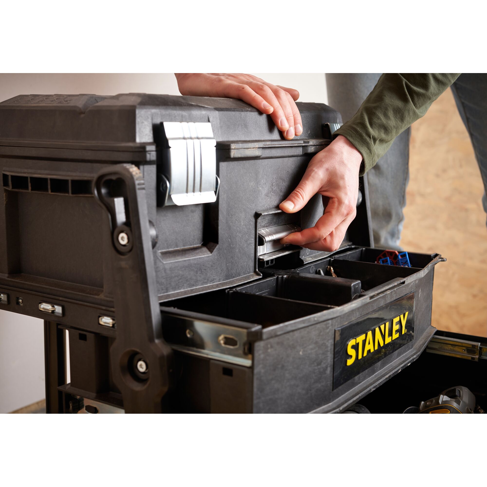 STANLEY® FATMAX® Mobile Work Station | STANLEY
