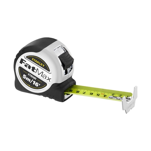 STANLEY 5-33-886 FatMax XTREME tape measure, 5m/16ft, yellow blade, side angle, photography.