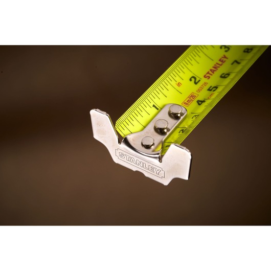 STANLEY 5-33-891 tape measure close-up showing metal hook and yellow measuring tape.