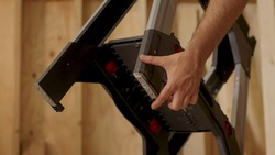 Video STANLEY® FATMAX® Folding Adjustable Height Metal Sawhorse (Pair), 1,135kg Max. Capacity